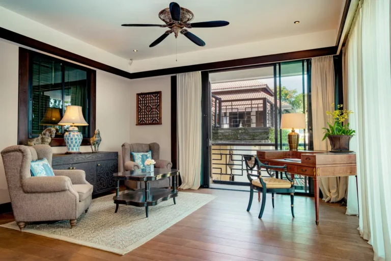 Chivitr Suites Moon