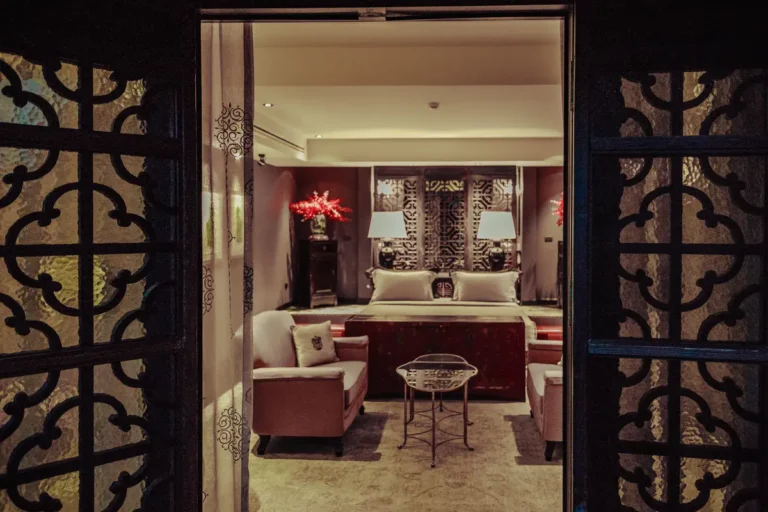Chivitr Suites Rock