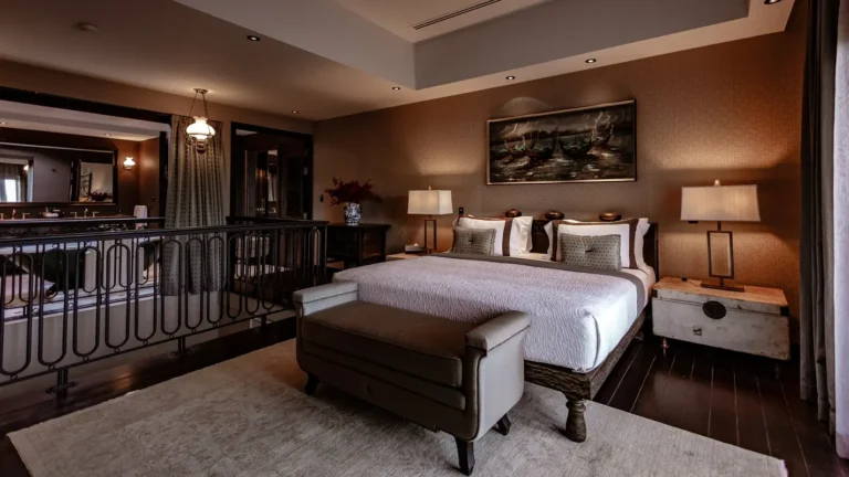 Chivitr Wood suite