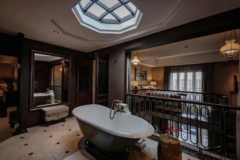 Chivitr Wood suite