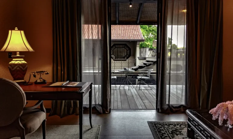 Chivitr Wood suite